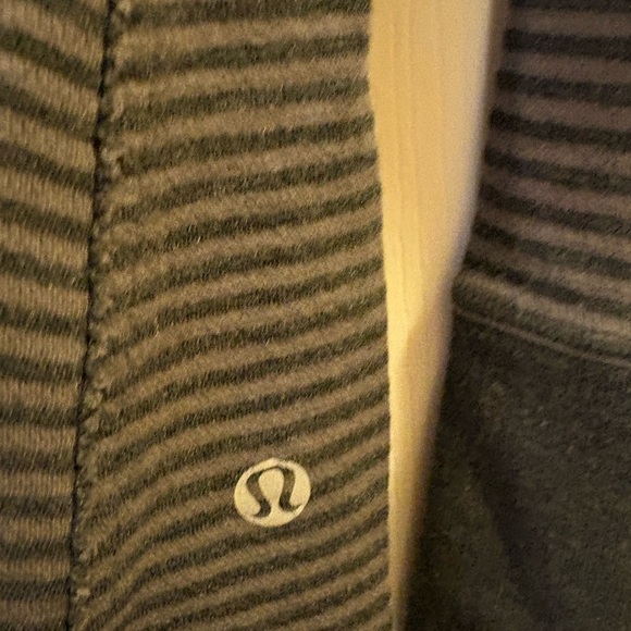 Lululemon Striped Long Sleeve Top size 4 - Picture 4 of 6